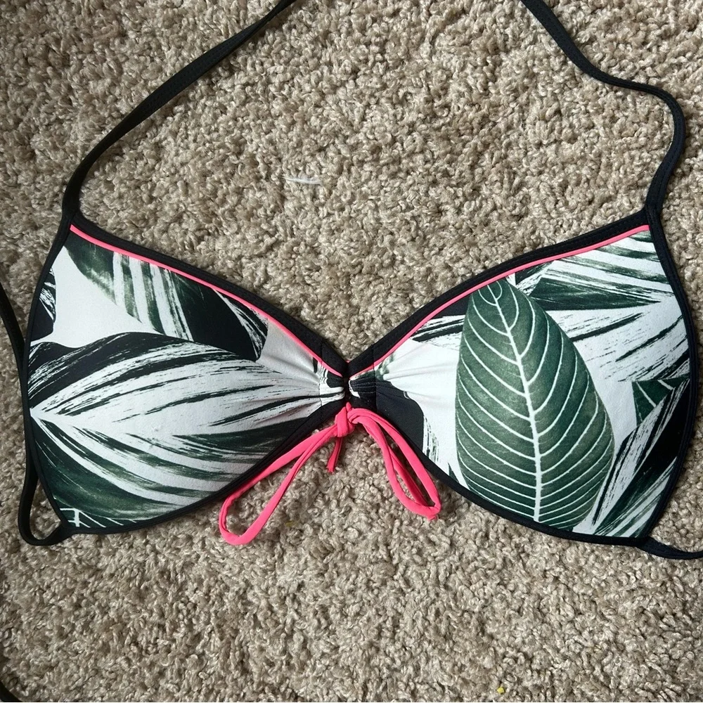 W Eidon Surf Otemanu Mila Green Leaf Swim Bikini Top Only Size M |A